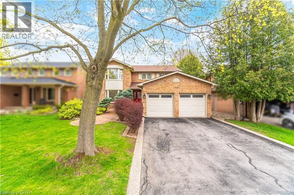 1004 Roxborough Drive Oakville ON L6M 1E3