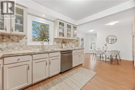 1004 Roxborough Drive Oakville ON L6M 1E3