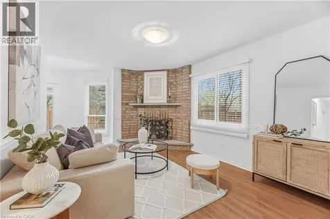 1004 Roxborough Drive Oakville ON L6M 1E3