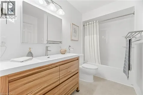 1004 Roxborough Drive Oakville ON L6M 1E3