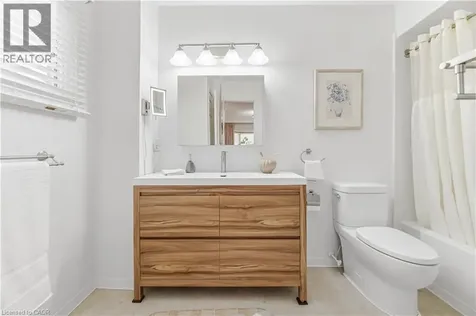 1004 Roxborough Drive Oakville ON L6M 1E3