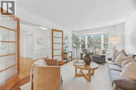 1004 Roxborough Drive Oakville ON L6M 1E3