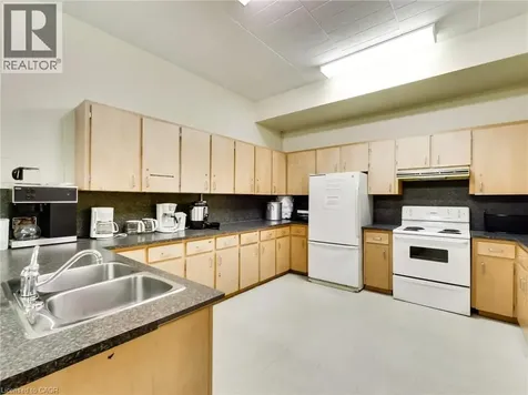 1225 Dundas Street Burlington ON L7P 0S9