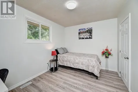 92 Pinemeadow Crescent Waterloo ON N2T 1A7