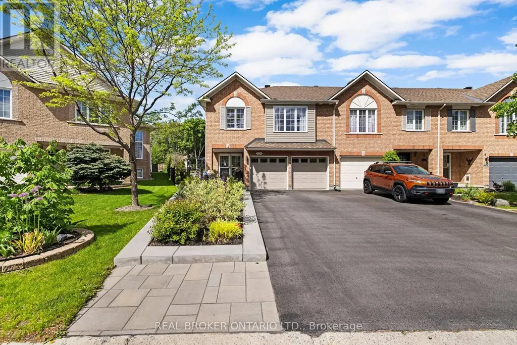 124 Macassa Circle Ottawa ON K2T 1J9