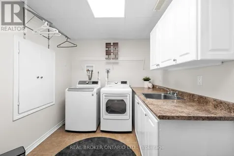 124 Macassa Circle Ottawa ON K2T 1J9