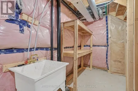520 Stadacone Row Ottawa ON K4A 1J8