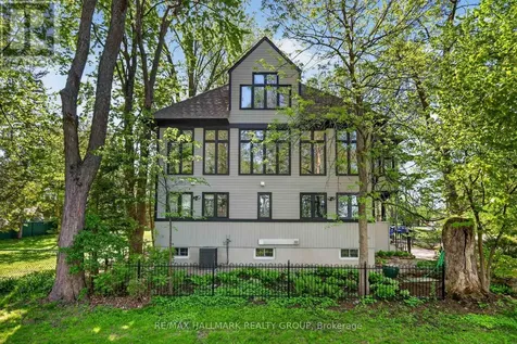53 Scrivens Street Ottawa ON K2B 8M6