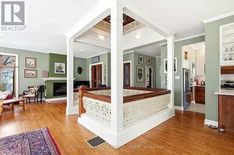 53 Scrivens Street Ottawa ON K2B 8M6