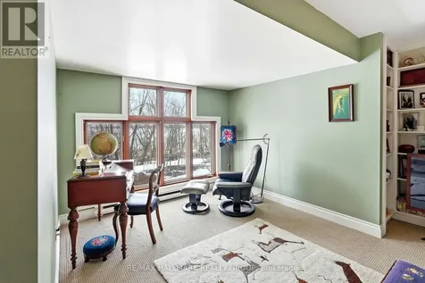 53 Scrivens Street Ottawa ON K2B 8M6