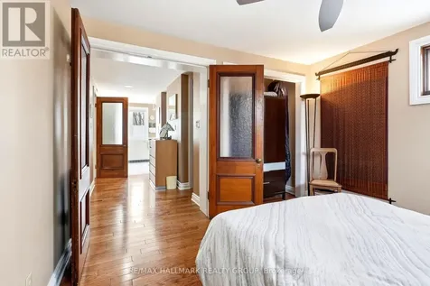 53 Scrivens Street Ottawa ON K2B 8M6