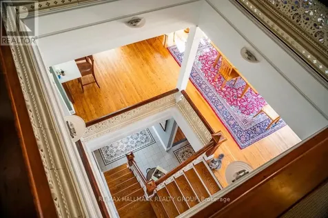 53 Scrivens Street Ottawa ON K2B 8M6