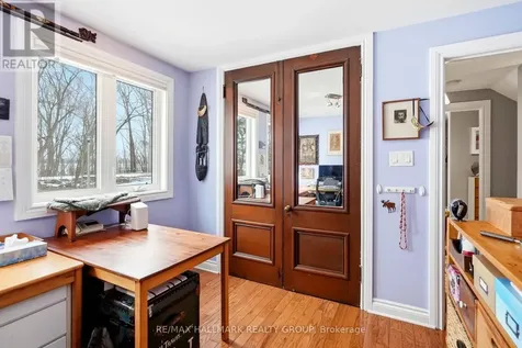 53 Scrivens Street Ottawa ON K2B 8M6