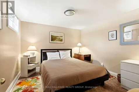 53 Scrivens Street Ottawa ON K2B 8M6