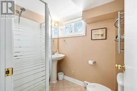 53 Scrivens Street Ottawa ON K2B 8M6