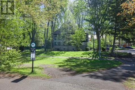 53 Scrivens Street Ottawa ON K2B 8M6
