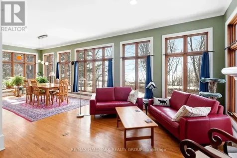 53 Scrivens Street Ottawa ON K2B 8M6