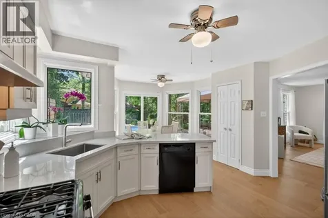 2084 William O'connell Boulevard Burlington ON L7M 3V1