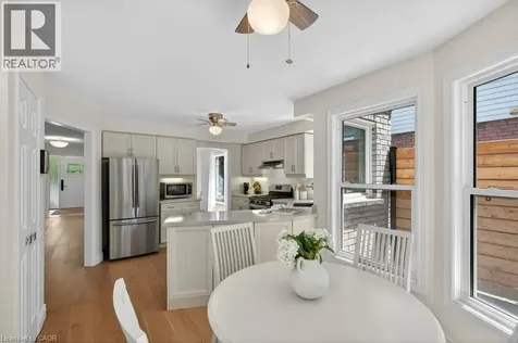 2084 William O'connell Boulevard Burlington ON L7M 3V1