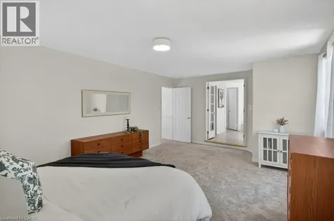 2084 William O'connell Boulevard Burlington ON L7M 3V1