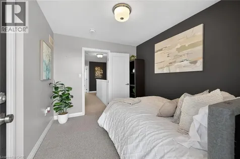 35 Midhurst Heights Stoney Creek ON L8J 0K9