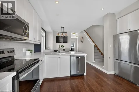 35 Midhurst Heights Stoney Creek ON L8J 0K9