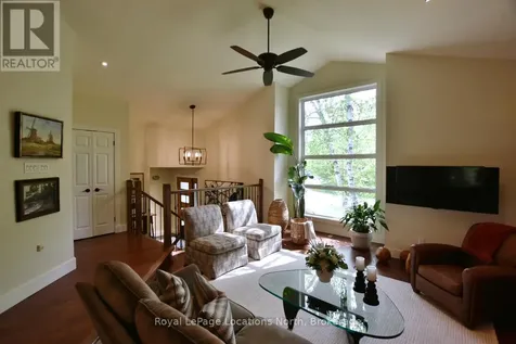 8 Hickory Street Collingwood ON L9Y 3E4