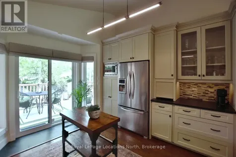 8 Hickory Street Collingwood ON L9Y 3E4