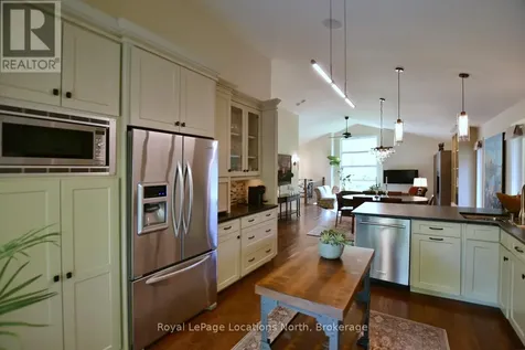 8 Hickory Street Collingwood ON L9Y 3E4