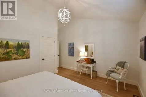 8 Hickory Street Collingwood ON L9Y 3E4