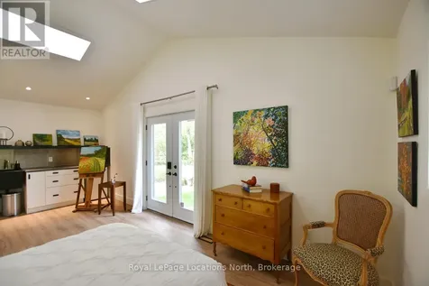 8 Hickory Street Collingwood ON L9Y 3E4