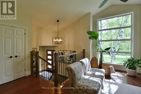8 Hickory Street Collingwood ON L9Y 3E4