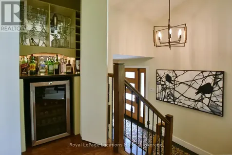8 Hickory Street Collingwood ON L9Y 3E4
