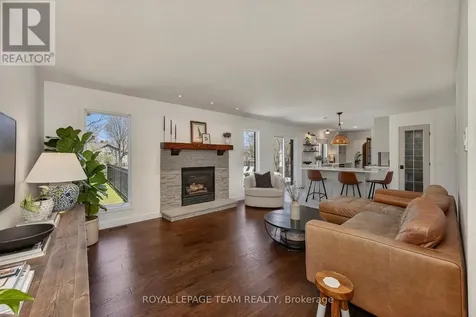 6567 Courtland Grove Crescent Ottawa ON K4P 1G5