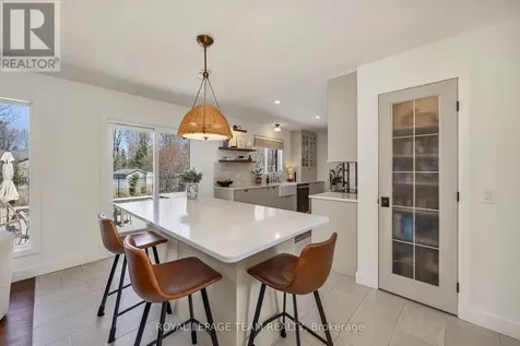 6567 Courtland Grove Crescent Ottawa ON K4P 1G5
