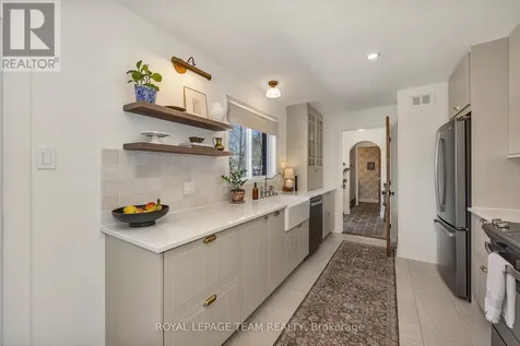 6567 Courtland Grove Crescent Ottawa ON K4P 1G5