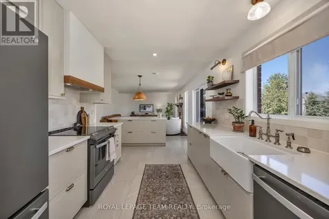 6567 Courtland Grove Crescent Ottawa ON K4P 1G5