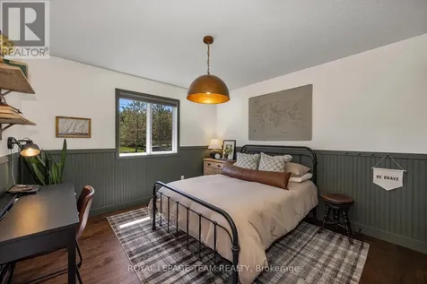 6567 Courtland Grove Crescent Ottawa ON K4P 1G5