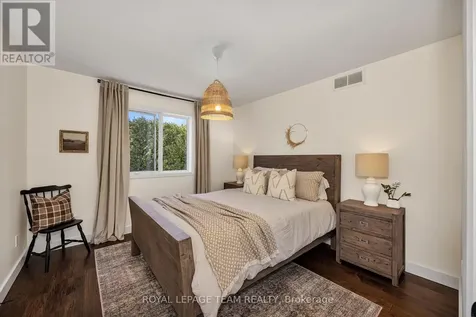 6567 Courtland Grove Crescent Ottawa ON K4P 1G5