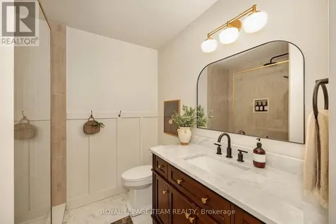 6567 Courtland Grove Crescent Ottawa ON K4P 1G5