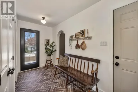 6567 Courtland Grove Crescent Ottawa ON K4P 1G5