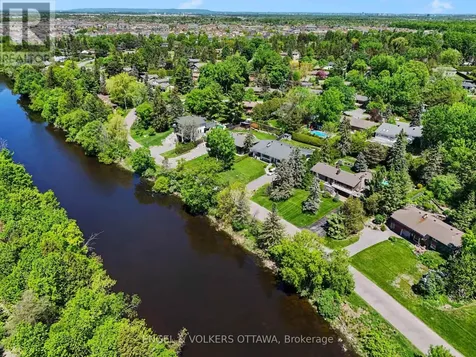 17 Goodwood Drive Ottawa ON K2J 3Z8