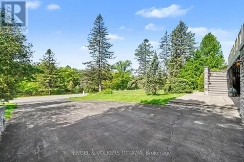 17 Goodwood Drive Ottawa ON K2J 3Z8