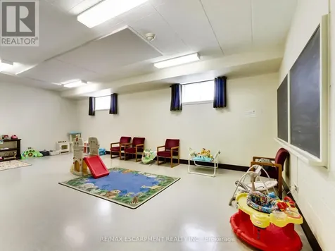1225 Dundas Street Burlington ON L7P 0S9