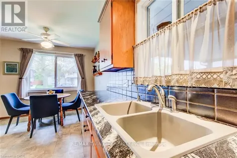 18 Queenston Crescent Kitchener ON N2B 2V5