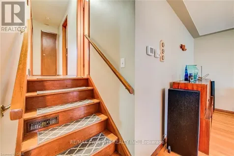 18 Queenston Crescent Kitchener ON N2B 2V5