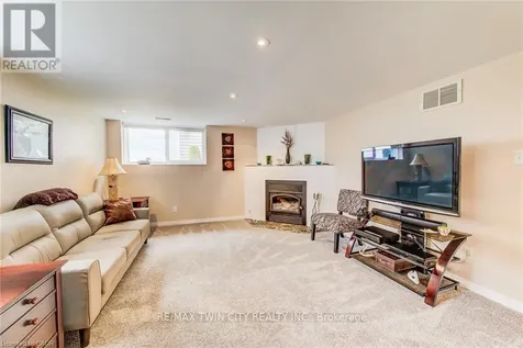 18 Queenston Crescent Kitchener ON N2B 2V5