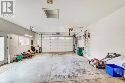 18 Queenston Crescent Kitchener ON N2B 2V5