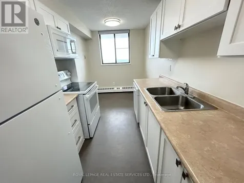 16 Cedarwoods Crescent Kitchener ON N2C 2L4