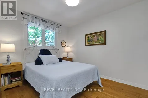 63 Findlay Avenue Ottawa ON K1S 2V1